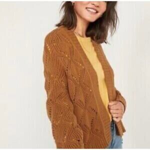 Old Navy golden open thread cardigan
Size medium